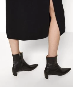 Robe Pull Femme à Manches Longues CLOSED - Noir -Promos CLOSED Magasin 01189673e9754a04848f5d2f4dabab53