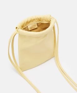 CLOSED ENNY Sac Bandoulière Grain Femme - Sac à Main Élégant et Pratique -Promos CLOSED Magasin 0b0ffc0d72f14682aa03bca169ac4f73