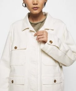 CLOSED Femme DEAR Veste En Jean Ecru - Vestes en Jean Élégantes -Promos CLOSED Magasin 109f9aa102d14ef090bcd82b6dc67964