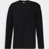 T-shirt à Manches Longues Homme Noir - CLOSED -Promos CLOSED Magasin 10e6f8afe5b64fc3b57fc9400416d23f