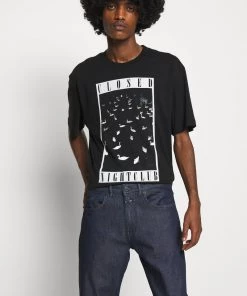 T-Shirt Imprimé Noir Homme CLOSED - Style Urbain et Confortable -Promos CLOSED Magasin 11afd05aabf44cb4b355a918cc0c144d