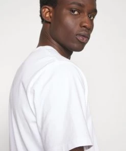 T-shirt Homme Col V Basique Blanc - CLOSED -Promos CLOSED Magasin 1a4f0af8519146c68586f81854187f2b