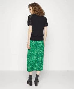 Pull Femme à Col Rond Manches Courtes CLOSED - Noir -Promos CLOSED Magasin 1beb56268571447c89bd3ca06f8a6d5f