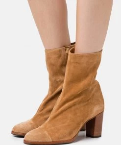 Bottines CLOSED ROSEMARY Marron Clair pour Femme - Chaussures Élégantes et Confortables