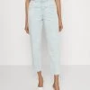 CLOSED PEDAL PUSHER Jean Boyfriend Light Blue Femme - Jeans Large & Boyfriend -Promos CLOSED Magasin 2aa10b4fc68346ca8376b7c1eda4e727