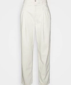 CLOSED Femme PEARL Jean Boyfriend Creme - Jeans Taille Grande - Style Détendu