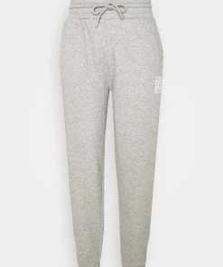 Pantalon de survêtement CLOSED Femme - Gris Heather Melange - Confort et Style -Promos CLOSED Magasin 2d1b03e4bf094876b510358101cb6a7f