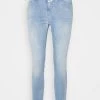 CLOSED Femme PUSHER Jeans Skinny Bleu Clair - Jean Slim Taille Haute -Promos CLOSED Magasin 2ea431416e2b464ba1d0e8719531c8e8