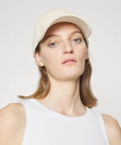 CLOSED Débardeur Tanktop Blanc Femme - Haut Décontracté et Élégant -Promos CLOSED Magasin 31ba2f73ab4342caa4a55d9998bfeceb