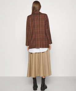 Blazer Femme EDESSA Marron Taupe - CLOSED | Veste Élégante pour Femme -Promos CLOSED Magasin 3383c3b9213346f2a936ee9da55629bd