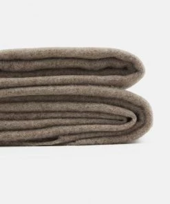 Écharpe CLOSED Femme Tawny Brown - Élégance et Confort -Promos CLOSED Magasin 3508ff9ee182459aba97d0986ca9755b