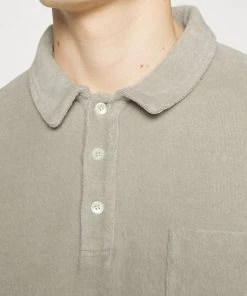 Polo Homme à Manches Courtes CLOSED - Flint Grey | Vêtements Élégants -Promos CLOSED Magasin 399501e0e6c84179b985d03fe379435a