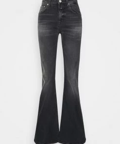 CLOSED Femme RAWLIN Jean Flare Dark Grey - Bootcut Évasé - Denim Haut de Gamme -Promos CLOSED Magasin 39e679b1dd9a4ae6897a46eb771b6e18