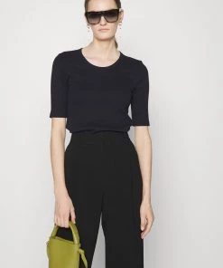 CLOSED Femme T-Shirt Basique Noir - T-Shirt Élégant et Confortable -Promos CLOSED Magasin 3a63d23f213e4cada55f1f5fbc23108f