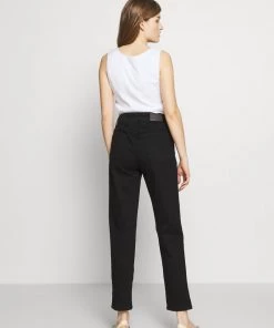 CLOSED Femme PEDAL PUSHER Jean Boyfriend Noir - Style Détendu et Confortable -Promos CLOSED Magasin 3dc32f51cf9148c7a2aec36ad9c5069e