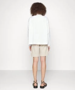 Blouse GATHERED Blanche Femme par CLOSED | Élégance et Confort -Promos CLOSED Magasin 3fa5705b5f044a3fae06e1cd6247e92f