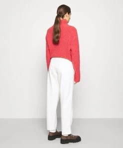 CLOSED Femme PEARL Jean Boyfriend Creme - Jeans Large & Boyfriend - Vêtements -Promos CLOSED Magasin 410f6af332ee4be5b6cf64046b001bf9