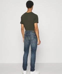 CLOSED DROP CROPPED Jean Slim Homme - Bleu Moyen - Coupe ajustée -Promos CLOSED Magasin 44d0864f20fa4f038babc00bace1c3b2