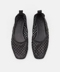 CLOSED Femme PERFORATED Ballerines Noir - Ballerines Classiques Élégantes -Promos CLOSED Magasin 465c501c64d348c8a5ee2b420cbe735c