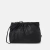 CLOSED Sac Bandoulière Noir Femme - Élégance et Fonctionnalité -Promos CLOSED Magasin 48c9151444ed47b19b3ec629a644ab8e