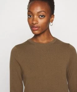 Pullover Femme CLOSED Chocolate Chip - Confort et Style -Promos CLOSED Magasin 48ebd09a3d0e4a02ad9c93575a9c43ca