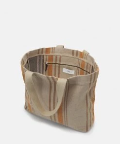 CLOSED BAG Cabas Grain Beige Unisex - Sac à main élégant et polyvalent -Promos CLOSED Magasin 4d539a0b2f284f5f9d12da50fece78e9