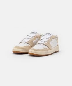 CLOSED Femme Baskets Basses White - Sneakers Élégantes et Confortables -Promos CLOSED Magasin 4e946847fbfc4d218a053c136adf9f4c