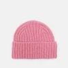 Bonnet CLOSED Femme Candy Pink - Accessoire Élégant pour l'Hiver -Promos CLOSED Magasin 567eda1ec0ba46e9bf6e70acdda0fb3a