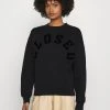 CLOSED Femme Sweatshirt à Col Rond avec Logo Tonal - Noir -Promos CLOSED Magasin 5bc40bd6146f4c76ad852758ae1a2cec