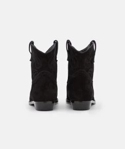 CLOSED Femme Santiags Noir - Bottines Moto Élégantes -Promos CLOSED Magasin 63dcc47c21d243b786e1e02775e2bd48