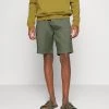 CLOSED CLASSIC Short Dried Basil Homme - Shorts décontractés pour homme -Promos CLOSED Magasin 64c9a5ec91ac46a4b513aef4bf1b0308