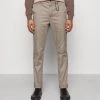 CLOSED ATELIER Tapered Chino Homme - Muddy Beige | Pantalon Chino Élégant -Promos CLOSED Magasin 678f97c511cf4cf3a7e3697871cabd40