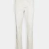 CLOSED ATELIER Tapered Chino Homme - Antique White - Pantalon Chino Élégant -Promos CLOSED Magasin 6899536f6463435d893f091fd0397d93