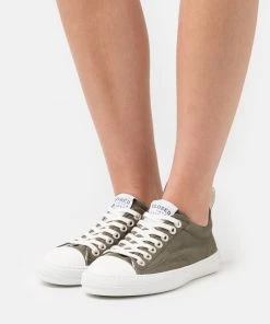 CLOSED Femme Baskets Basses Dried Basil - Chaussures de Luxe