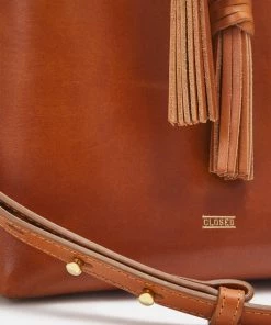 Sac à Main CLOSED BUCKET BAG Gold Earth - Élégance et Fonctionnalité -Promos CLOSED Magasin 71a8feace30e494cabb2f68775aa14b7