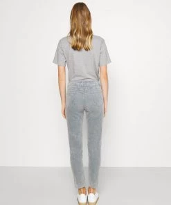 CLOSED Femme PEDAL PUSHER Pantalon Classique Teint Pale - Pantalon Haut de Gamme -Promos CLOSED Magasin 894d0df58fbc4aad94f20cab0324d015