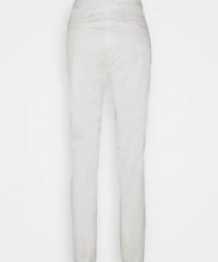 CLOSED Femme JACK Chino Ivory - Pantalon Chino Élégant pour Femme -Promos CLOSED Magasin 96632de38fd5438789f61fb2997f3d79