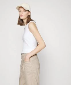 Jean Boyfriend Grain Beige Femme - CLOSED - Taille Grande - Vêtements -Promos CLOSED Magasin 97fd9a888be4467f8f6cdfa3d88ac64d