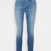 CLOSED PUSHER Jeans Skinny Femme Bleu Moyen - Taille Haute et Confortable -Promos CLOSED Magasin 983a3c5dbe534b10bde8f66ae504435e