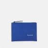 CLOSED Femme POUCH Pochette High Summer Sky - Pochette Élégante pour Soirée -Promos CLOSED Magasin 9a1a55c8f7c0400282171a0780083bbf