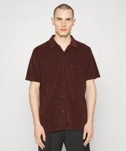 CLOSED Homme Chemise Détente en Éponge Brazil Nut - Vêtements de Plage Élégants