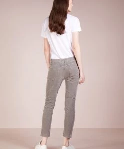 Pantalon Classique Rain Femme CLOSED - Élégance et Confort -Promos CLOSED Magasin 9bf347dd7c3b467a916a8718b1e8e310