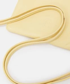 CLOSED ENNY Sac Bandoulière Grain Femme - Sac à Main Élégant et Pratique -Promos CLOSED Magasin 9f57f1a9a9ba4ee2a866b01b4054848e