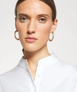 CLOSED EVIE Chemisier Blanc Femme - Chemise Élégante en Coton -Promos CLOSED Magasin a72c7dd550f643d484aab38a3e24604e