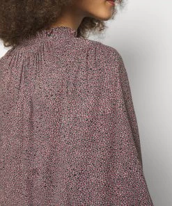 CLOSED KARI Robe De Jour Amaranth Red Femme - Robe d'été élégante -Promos CLOSED Magasin a94ff93bdeb542879573aa88493eced5