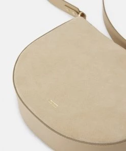 Sac Bandoulière CLOSED HALF ROUND BAG Dried Teak pour Femme - Élégance et Fonctionnalité -Promos CLOSED Magasin adc1e18bcb864e179c874f3e2622b8d1