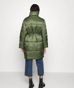 CLOSED ELMONT Veste D'hiver Thyme Femme - Manteau d'Hiver Élégant -Promos CLOSED Magasin b16944a7bd7b44a08acfcf078d602698