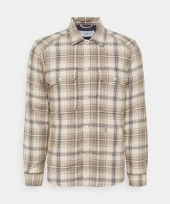 CLOSED ARMY OVER SHIRT - Veste Mi-Saison Écru pour Homme - Style Décontracté et Élégant -Promos CLOSED Magasin b2983a9f2cf6439fbe0c3a9bf566748b