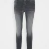 CLOSED PUSHER Jeans Skinny Femme Gris Moyen - Jean Femme Taille Haute -Promos CLOSED Magasin b4d2d273e4ab488fb656fc611ad90dc1