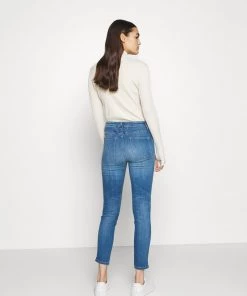 CLOSED Femme SKINNY PUSHER Jeans Skinny Bleu Moyen - Jean Slim Taille Haute -Promos CLOSED Magasin b6ed91cf3dad4723bfc63789d6303298